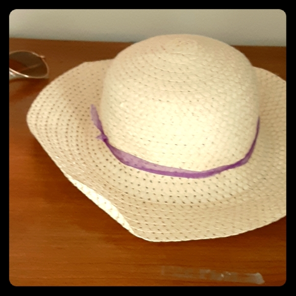 Cute girl's sunhat! - Picture 1 of 2